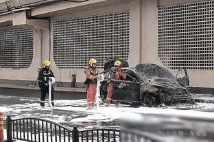 天空：卢顿主帅爱德华兹确认，队长洛克耶将现身与伯恩茅斯的重赛